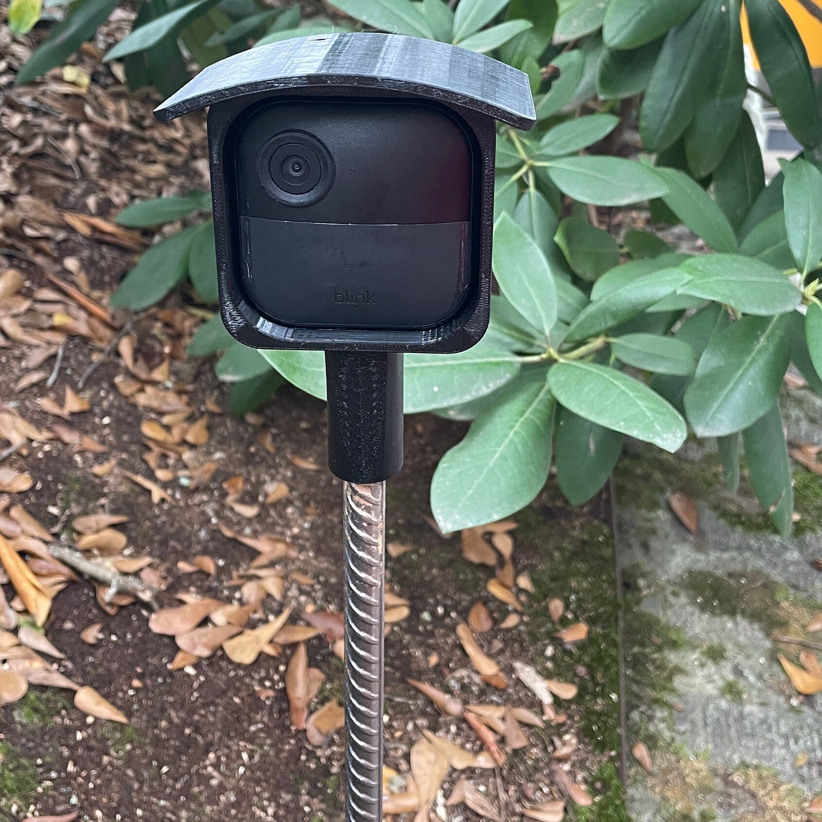 BLINK OUTDOOR 4 Cam High Mount for Rebar // an Outdoor Garden and ...