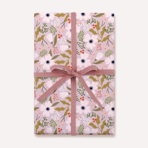 Papier cadeau – Ylva // 3 feuilles // Papier recyclé, encre écologique : Fleurs festives, style scandinave, rose, rêve de fille, illustration