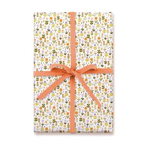 Papier cadeau – Milla - Champ de fleurs // 3 feuilles // Papier recyclé, encre écologique : Mini fleurs pastel et colorées au style scandinave