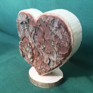 Holz-Herz mit Rinde Bild 9