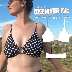 Puede incluir: Bikini de lunares blancos y negros con un detalle de anillo dorado. La parte superior del bikini tiene tirantes ajustables. La imagen también incluye el texto "Edgewater Ave pdf sewing pattern".