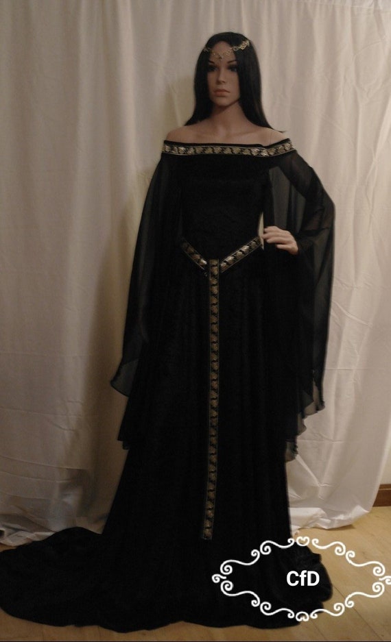 long black medieval dress