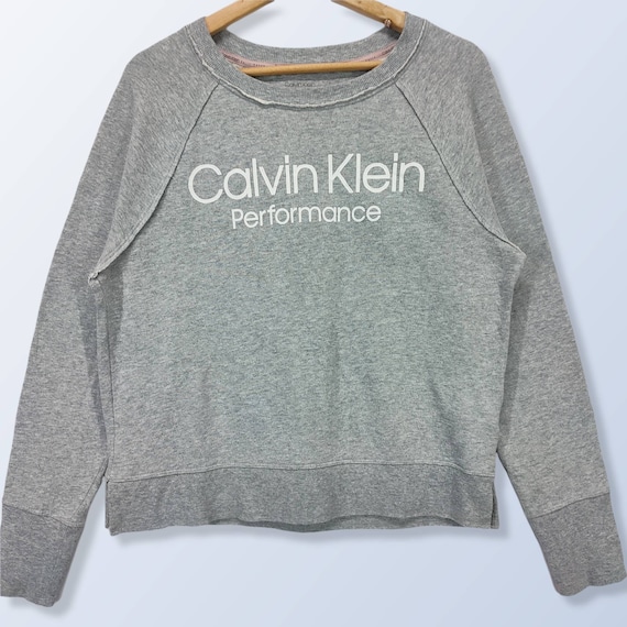 Calvin Klein Performance Womens Plus Embroidered Fitness Sweatshirt Black 1X  : : Clothing, Shoes & Accessories