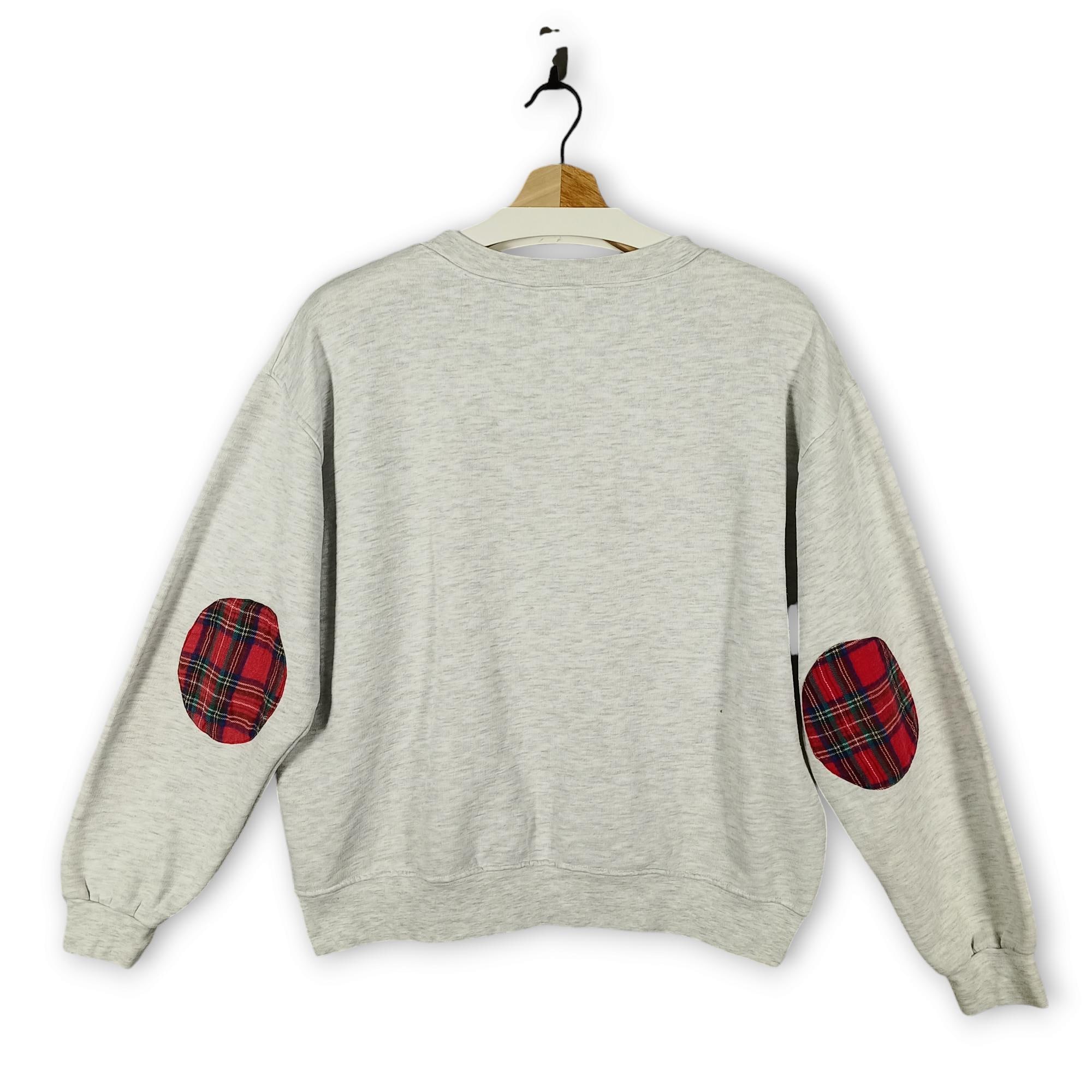 Vintage 90s Mickey Mouse Embroidered Sweatshirt – Grey Crewneck 