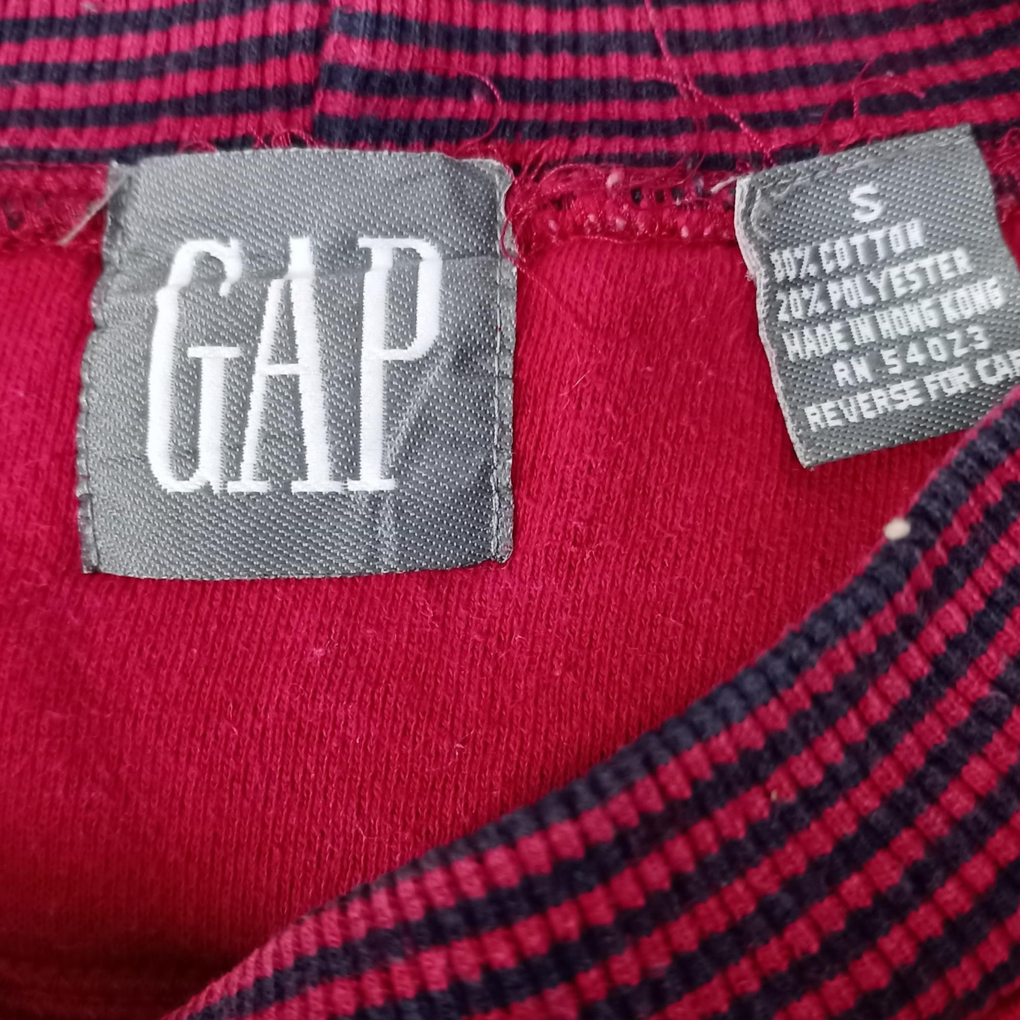 Vintage GAP Red 'world Classic' Crewneck Sweatshirt | Bold Retro