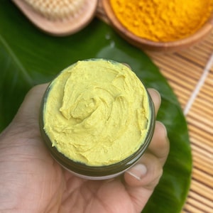 Kurkuma-Ton-Gesichtsmaske: Manuka-Honig & Vitamin C - 2 oz Bernsteinglas