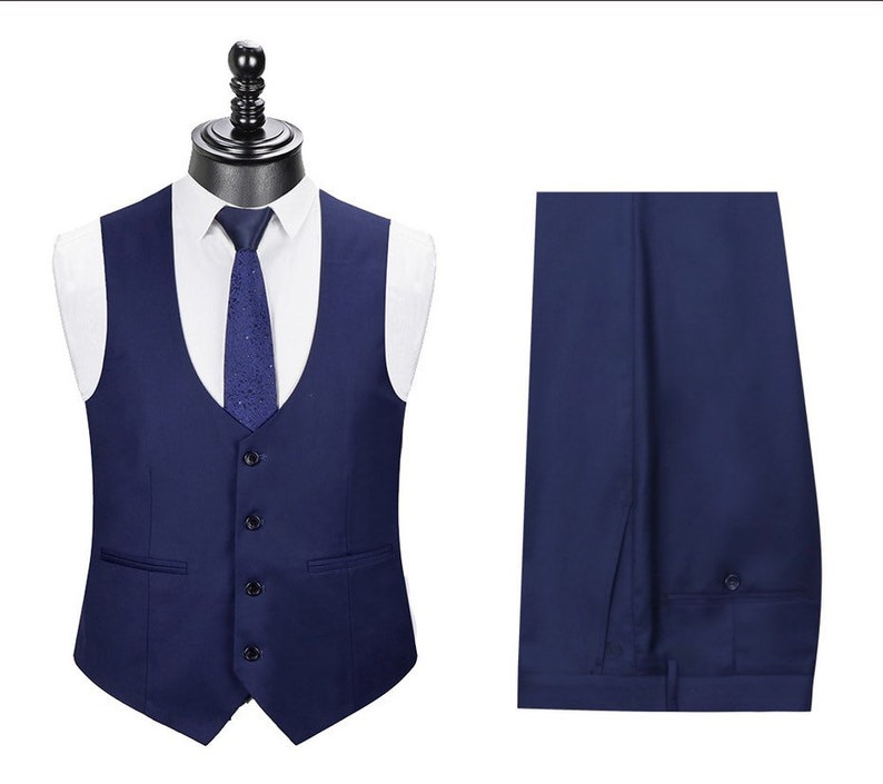 Men\u2019s Three Piece Suit