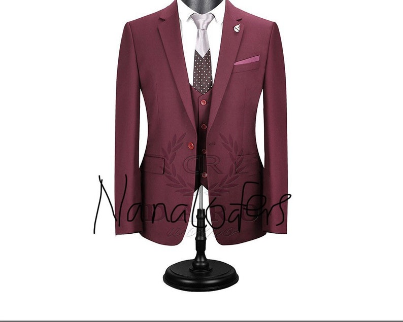 Men\u2019s Three Piece Suit