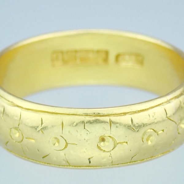 Cheerful Vintage Solid 22k Gold Shining Suns Curved D Wedding Band Ring 1970 Size 8 1/2, Women's Fine Estate Jewelry