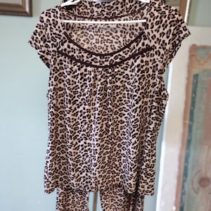 Gilligan and O&#39;Malley Leopard Print Top and Button PJ Set Size  16 XL