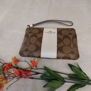 Coach Crossegrain Leather Corner Zip Wallet Wristlet