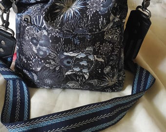 SAKROOTS Desert Owl Sunflower Bag: Artist Circle, Coated  display picture 1