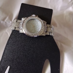 Luxury Diamond Oak Quartz Men Watchw/Stainless Steel Size 9