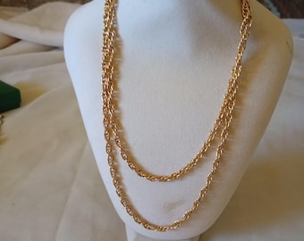 Collar de cadena vintage en tono dorado de 30 pulgadas firmado por Cookie Lee