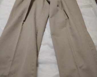 Dockers  Beige Khaki Pants 32 x 34