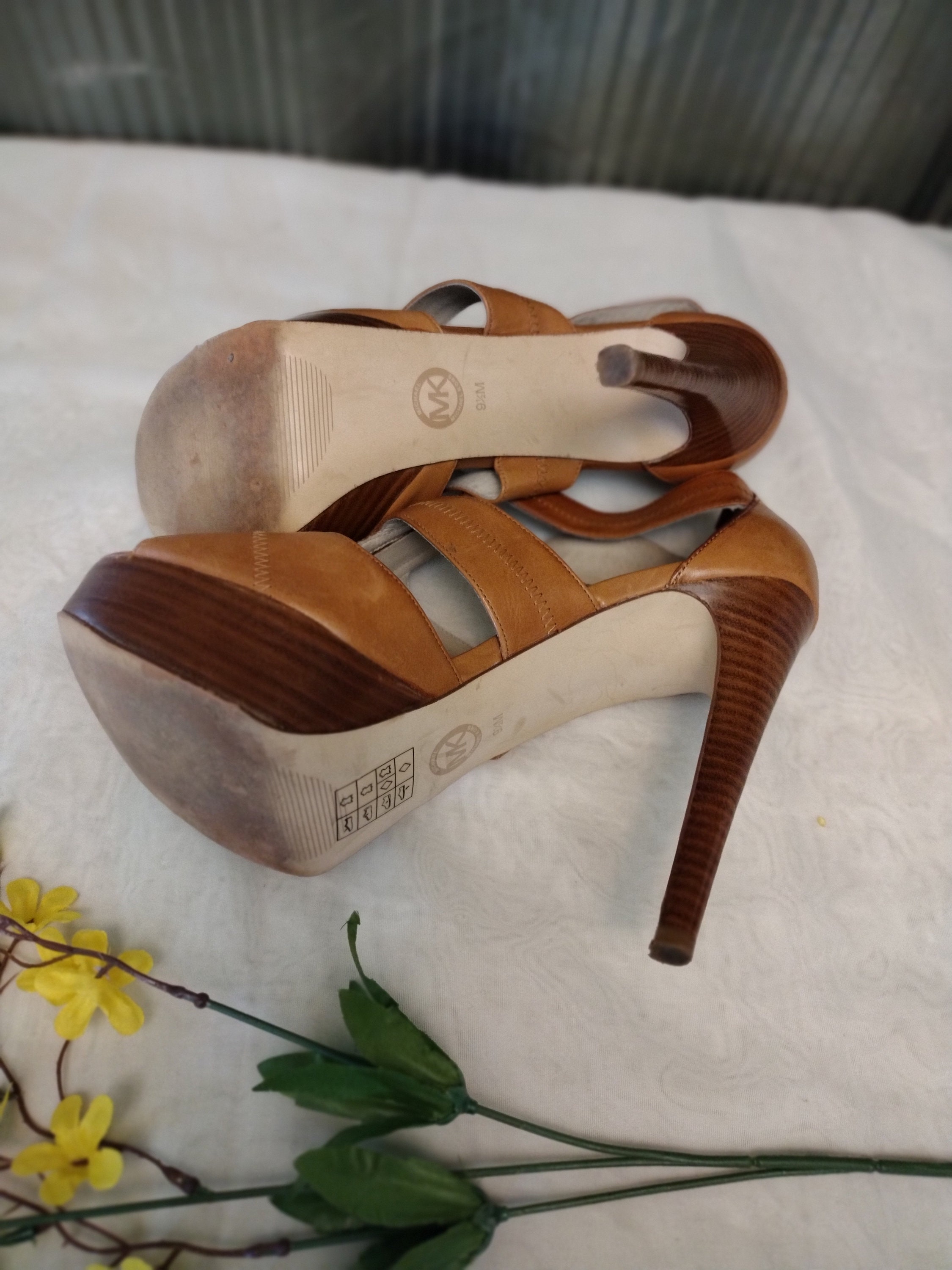 Michael kors brayson t strap hot sale