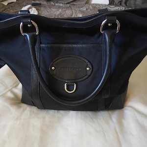Burberry Vintage Large Black Nylon and Leather Tote Handbag CNQINCHOOIN