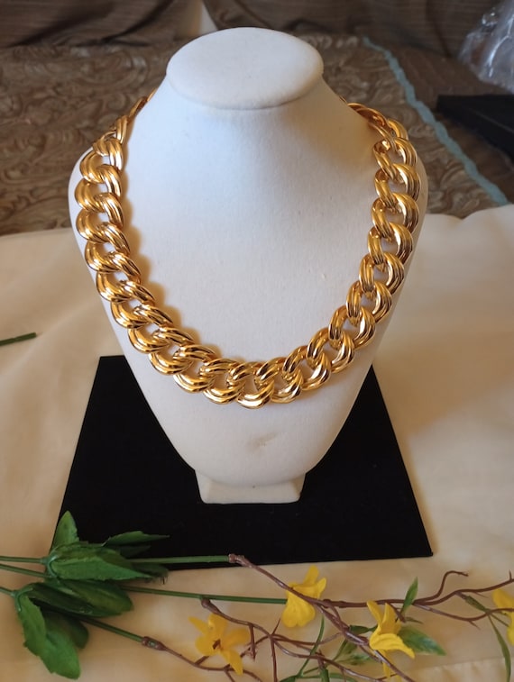 Napier Vintage Gold Tone Curb Chain Necklace 17 in