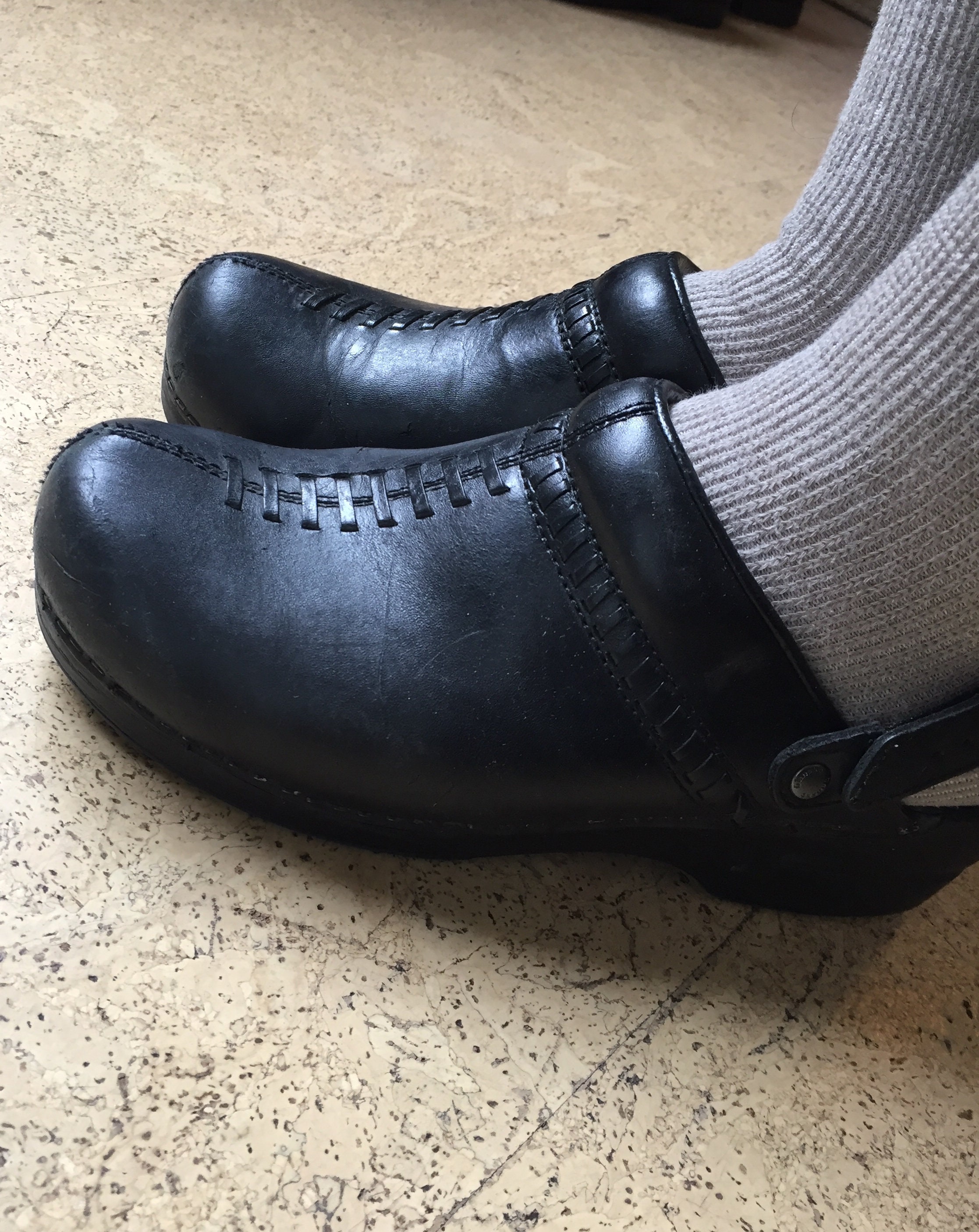size 39 dansko clogs