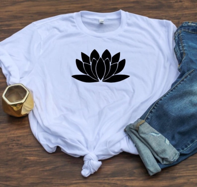 women/'s top Women/'s lotus flower tee meditation T-shirt