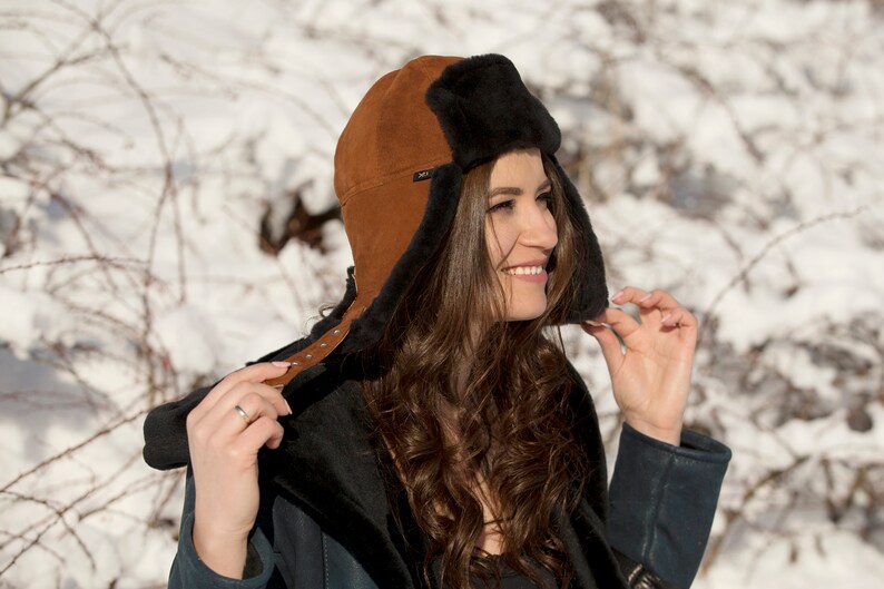 Winter sheepskin Earflaps hat with beanie pompon leather hat DX Women/'s Men/'s genuine lambskin Aviator sheepskin cup