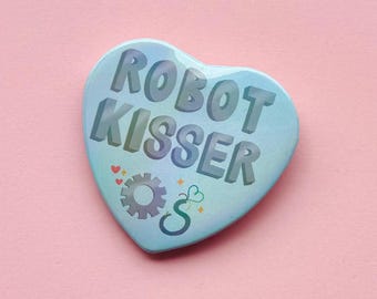Robot Kisser, holografische hartvormige badge, geïnspireerd door Transformers, geïnspireerd door de Machine Herald