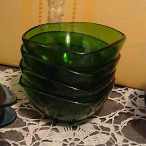 VERECO Green Glass Bowl Dish FRANCE 50&#39;S / table art / Folk art / Vintage kitchen decoration / 5 square shaped green glass dishes or bowls