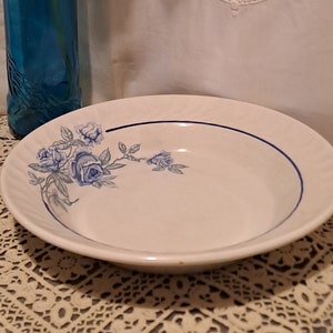 Sarreguemines DIGOIN Dampierre Earthenware Salad Bowl 1940 / French manufacturer Tableware / Round Earthenware Salad Bowl with blue decor and white background
