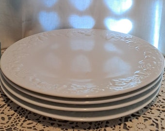 Assiettes blanc Deshoulières France Faïence / Art de la table / LOT 4 assiettes plates porcelaine blanche frise fruits en relief ton sur ton