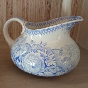 Earthenware jug sarreguemines France XIX / bathroom decoration / Terre de Fer / pitcher "planter line" white background royal blue decor