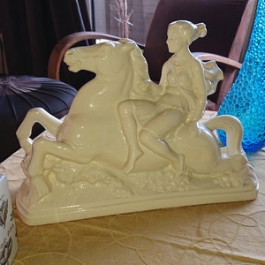 Sarreguemines Faience France XX statue / Art Nouveau decoration / Collectible object / Vintage / Art Deco ivory crackled faience statue