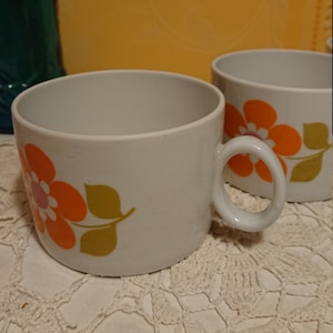 France Pop 60&#39;S porcelain cup / Tableware / The Time / retro chic kitchen / vintage decoration / Set of 3 POP decor cups