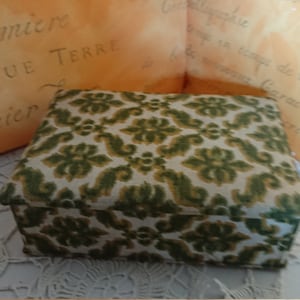 Green 50'S Sewing Box France / Haberdashery / creative hobbies / sewing workshop decoration and vintage sewing box padded with velvet fabric