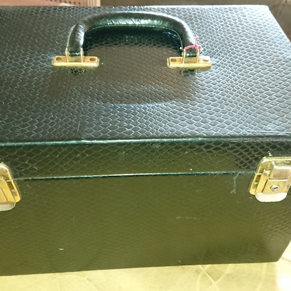 Vanity Case Mallette cuir vintage Toilette Femme France 1970 / accessoire de mode femme / Mallette Voyage Vintage Luxe en cuir vernis noir