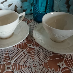 Crown Ducal England 80's Porcelain Cup and Saucer / Tableware / Tea Set: 2 matching porcelain cups and 2 saucers