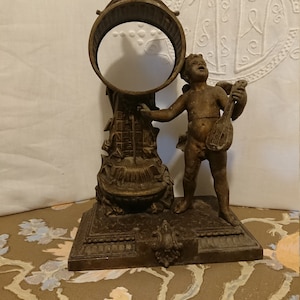 Pendulum Clock Spelter Signed France XIX Vintage / Retro Living Room Entrance Decoration / Very Decorative Spelter Clock Without Clockwork Mechanism