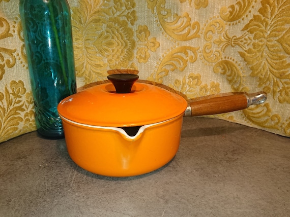 CASSEROLES A BEC LE CREUSET Poêlons N°18 EN FONTE EMAILLEE ORANGE N°4 CASSEROLES A BEC LE CREUSET Poêlons N°18 EN FONTE EMAILLEE ORANGE N°4