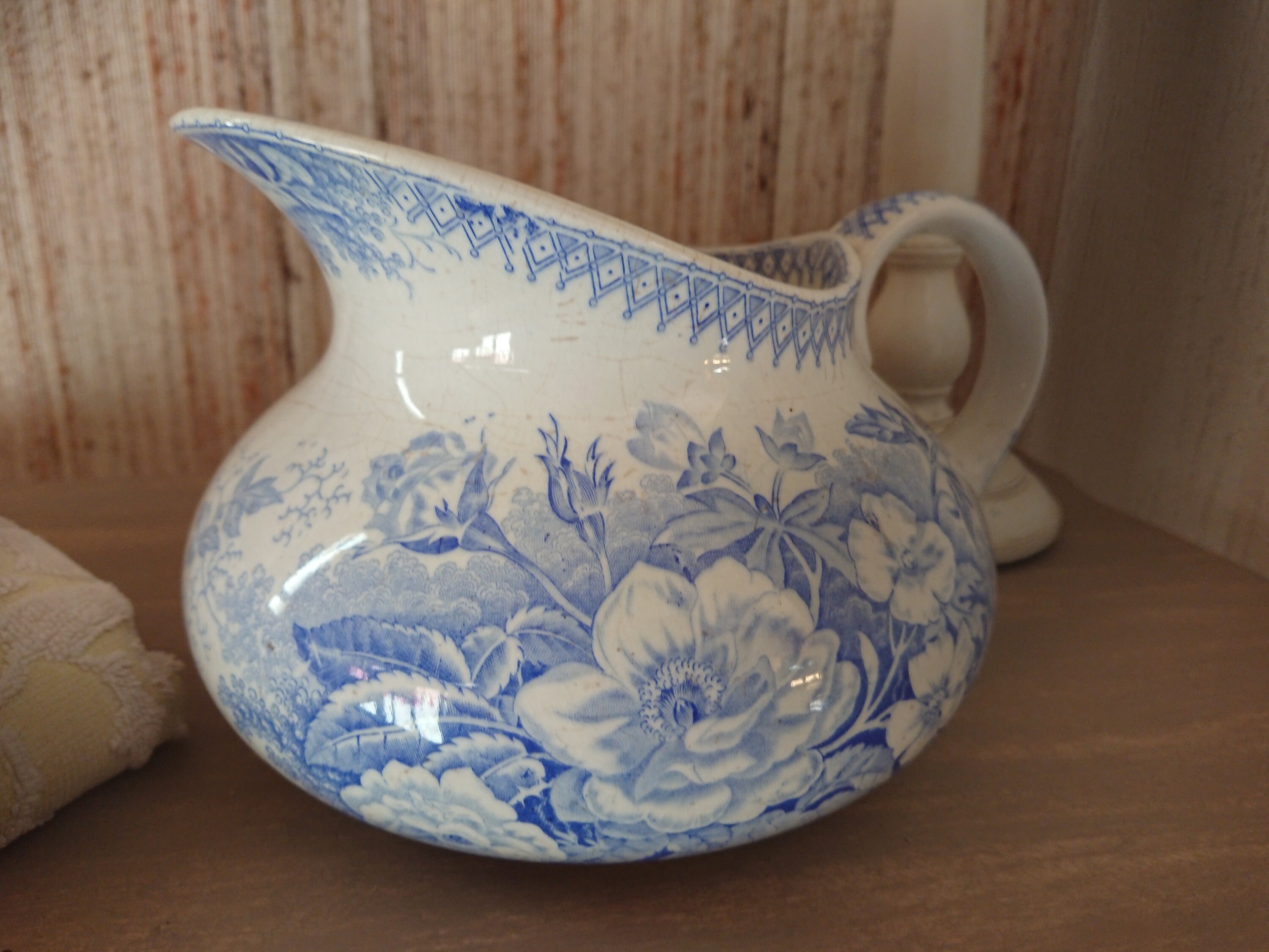 Sarreguemines Earthenware Pitcher, France, 19th Century / Bathroom