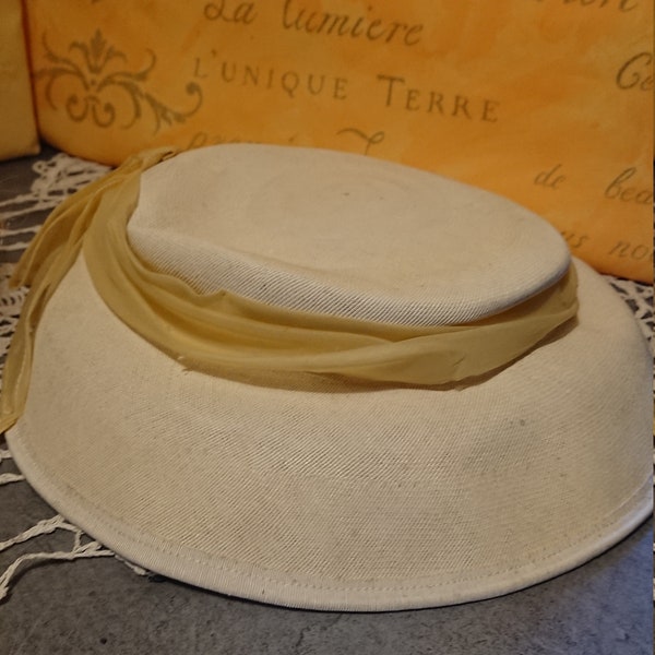 Chapeau Cloche Paille Femme 1940 France Mariage / Collection / Accessoire de Mode / chapeau été chic en paille tressée ruban coloris beige