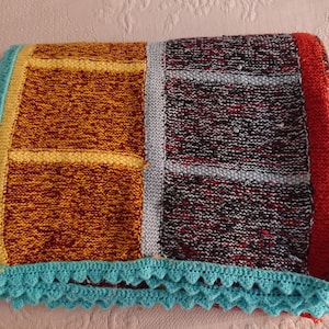 Plaid Tricot France Bedspread 1970 / Handmade / Bedroom decoration / Shabby / Handmade / Retro vintage / Knitted square plaid