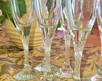 Vintage 1980s French Crystal Champagne Flutes / Tableware for Conviviality / 10 Retro Chic Style Crystal Champagne Flutes with Twisted Stem