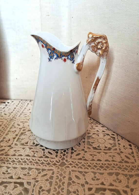 Milchkännchen aus Limoges-Porzellan, 1950er Jahre. Geschirr, hergestellt in Frankreich, florales Dekor. Gebraucht