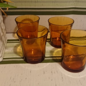 Amber DURALEX Water Glasses France 70&#39;S / Tableware / Retro Decoration / SET of 4 medium-sized amber water glasses