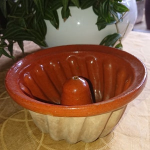 Kouglof cake mold Kugelhopf France Alsace Germany / Vintage kitchen decoration / Cake mold Eastern European specialties