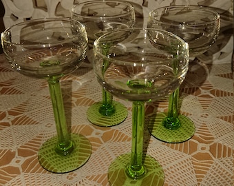 Glasses Bistrot Bar Vin Alsace France 1900 / art of the table / made in France / Wine Bar / Vintage / 4 glasses on foot in glass color Green