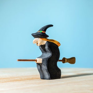 Drewniana figurka czarownicy | Waldorf Inspired Halloween Toy with Nontoxic Paints