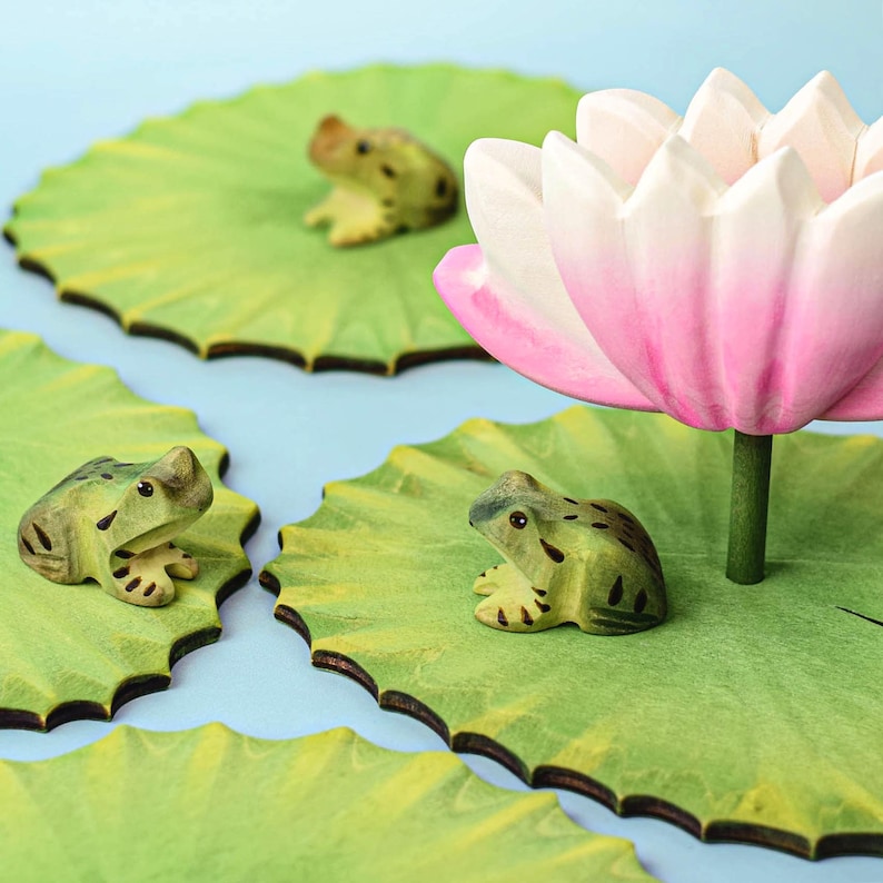 Lotusblume Handgefertigte Holzdekoration Von Waldorf-Deko inspiriert Bild 10