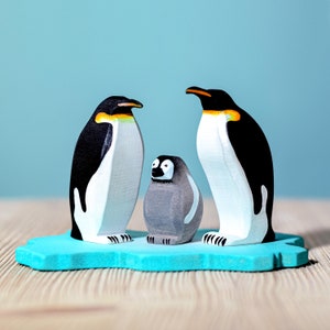 皇帝ペンギンの家族の木製動物 | ウォルドルフ風 | メープル材で手作り