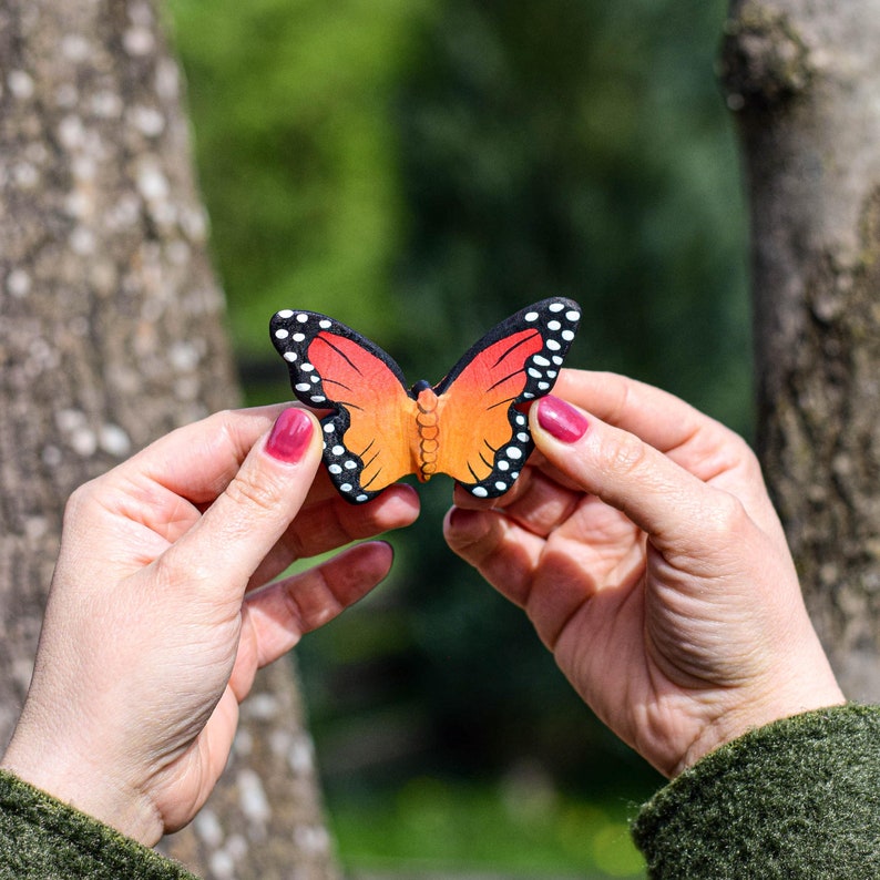 Wooden Butterfly Figure Handmade, Eco-Friendly Waldorf Toy, Artisan zdjęcie 7