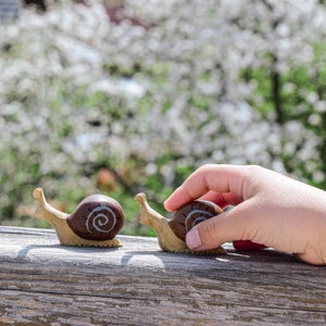 Schnecke Holzfigur Umweltfreundliches Waldorfspielzeug, handgefertigt Bild 6